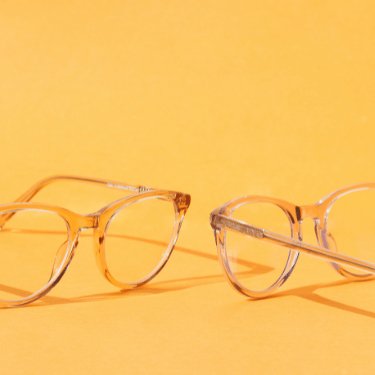The Benefits of Blue Light Reading Glasses - Baxter Blue